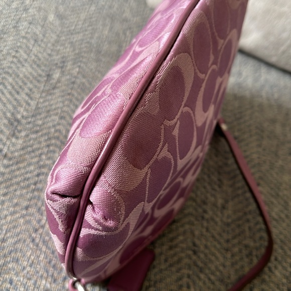 Coach Light Purple Canvas C Signature Patent Leather Trim Wristlet Wallet - Picture 14 of 16